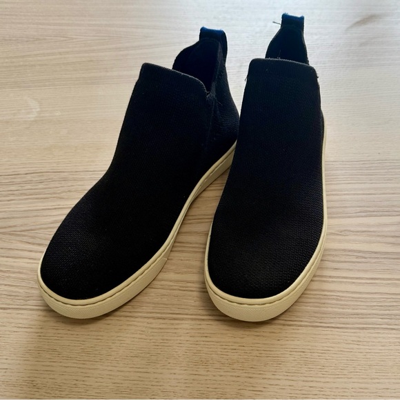 Rothy’s Black Chelsea boots - Picture 5 of 6